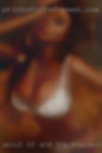 About 6'2 and the housewives oudoors.